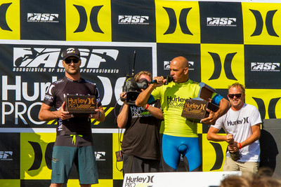 Kelly Slater wins the 2012 Hurley Pro