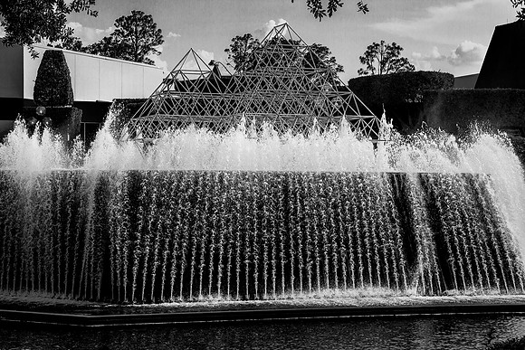 Epcot - Imagination! Fountain